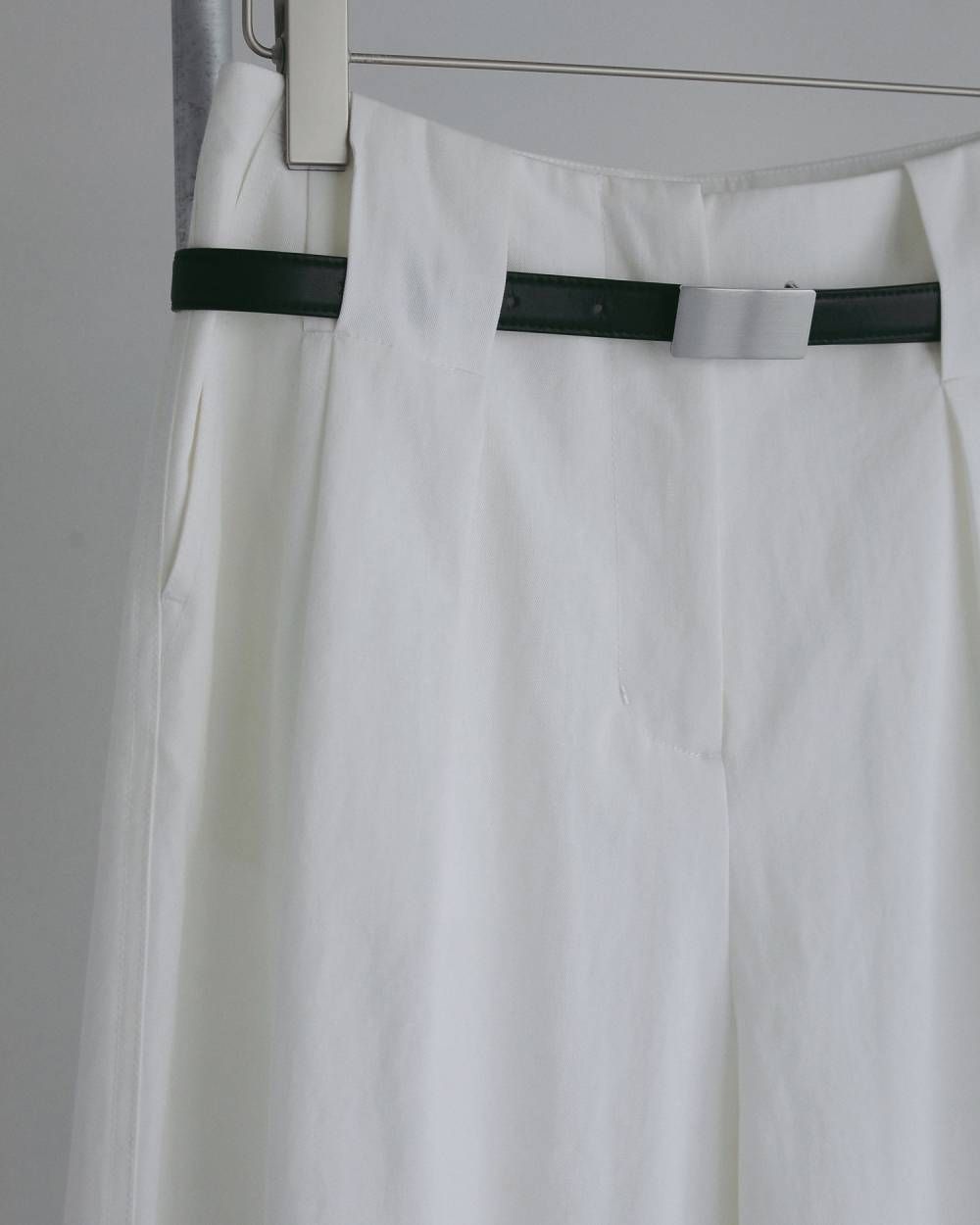 タック バミューダパンツ (ホワイト) Tuck Bermuda Pants (White) / 27SS