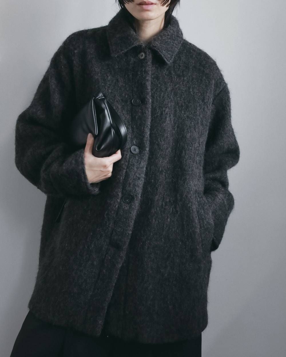エコレザーラップバッグ (ブラック) Ecoleather Wrap Bag (Black) / 26AW 【6月29日まで期間限定予約】
