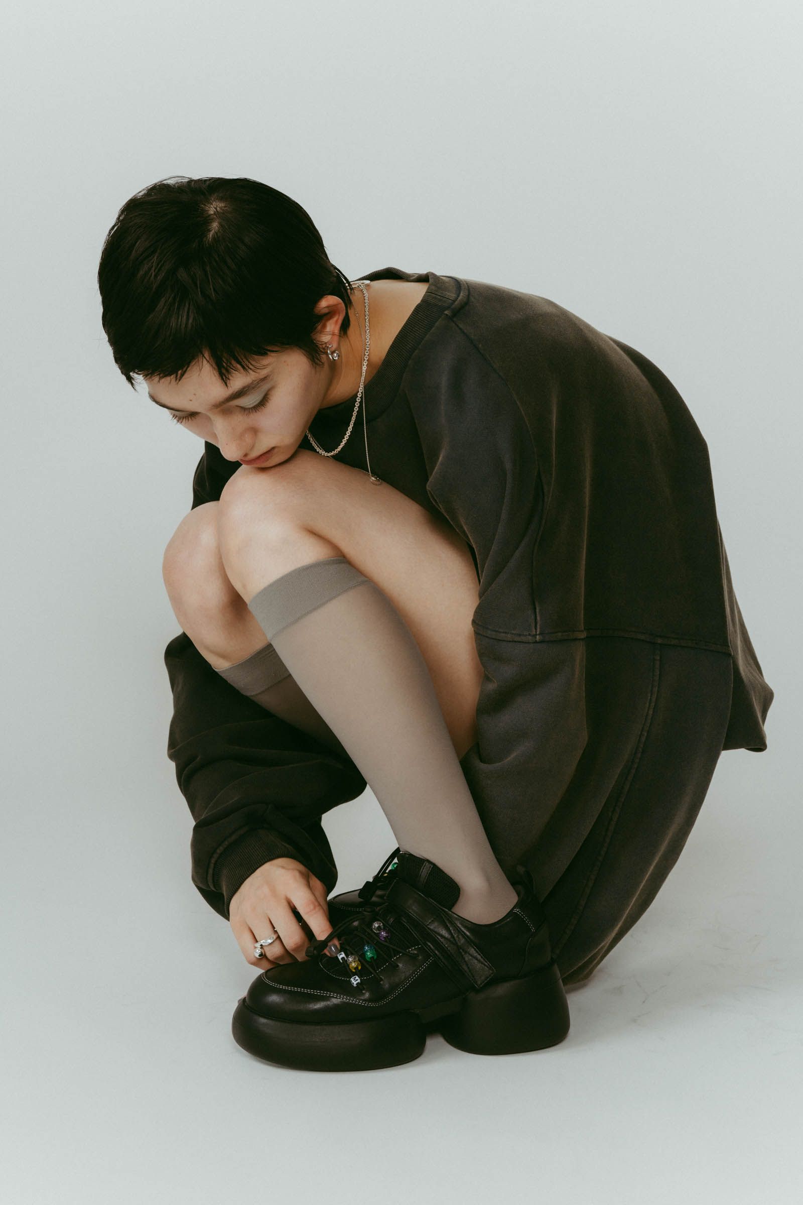 beaded sneakers / ビーズスニーカー (ブラック) / 25AW