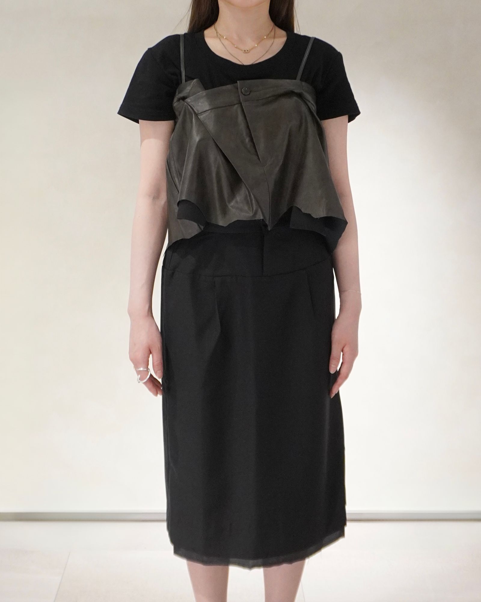 レイヤード ミディアム丈スカート (レザーブラック) cut layered mid length skirt (Leatherblack) /  26SS