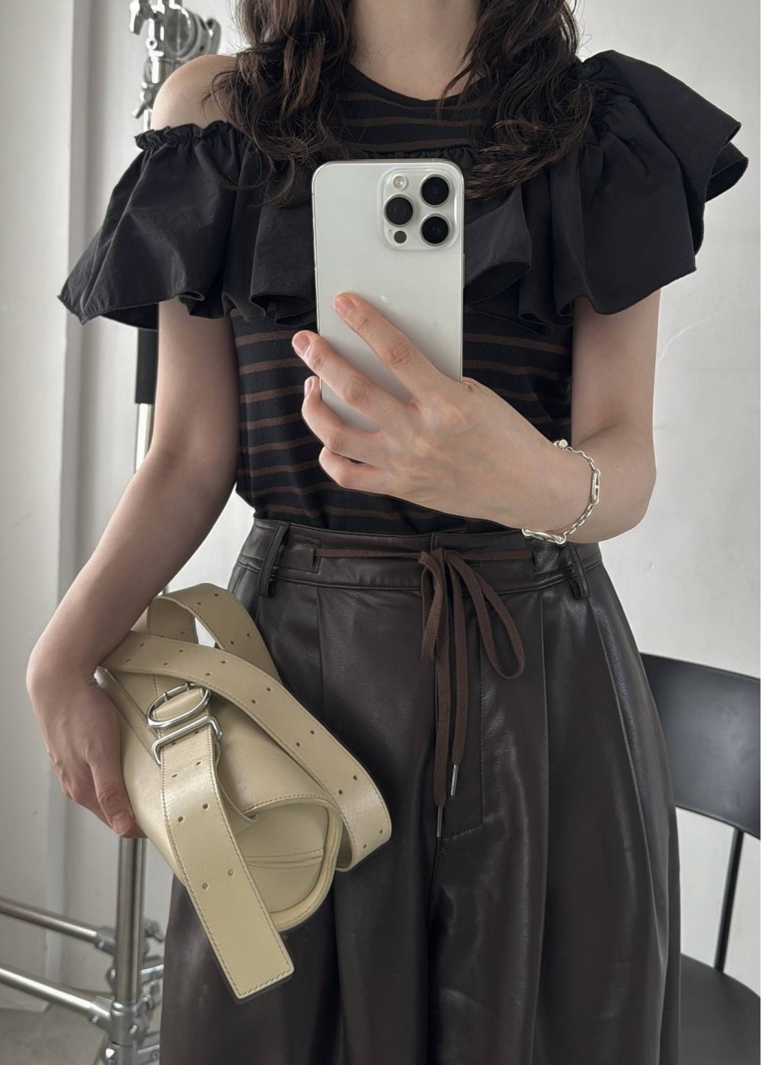 ショルダーフリル ボーダートップス (ブラック) convertible shoulder frill border tops (Black) /  26SS