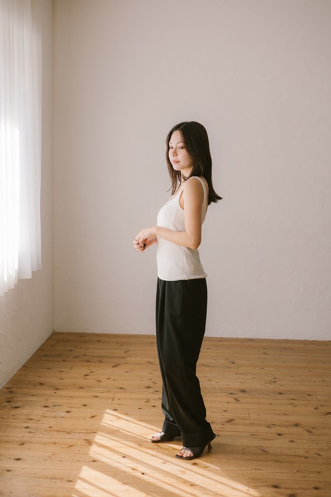スクエアネックカップインタンクトップ (ホワイト) Square Neck Tank Top (White) /  26SS