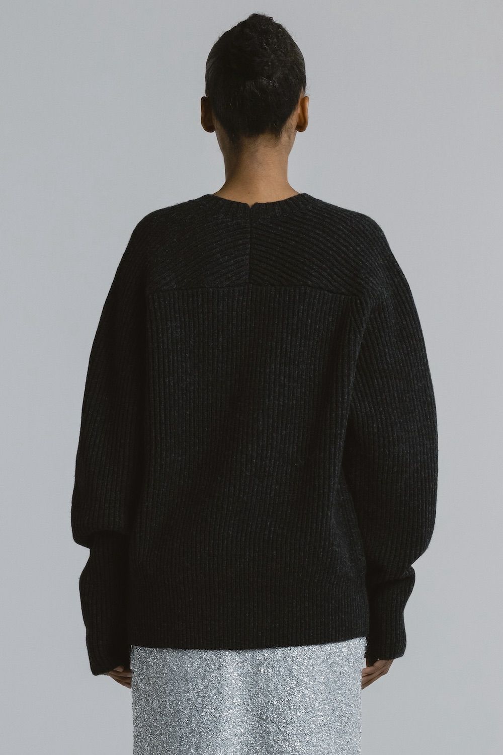 【25AW】RAGLAN CREWNECK KNIT / ラグランクルーネックニット (チャコールグレー)