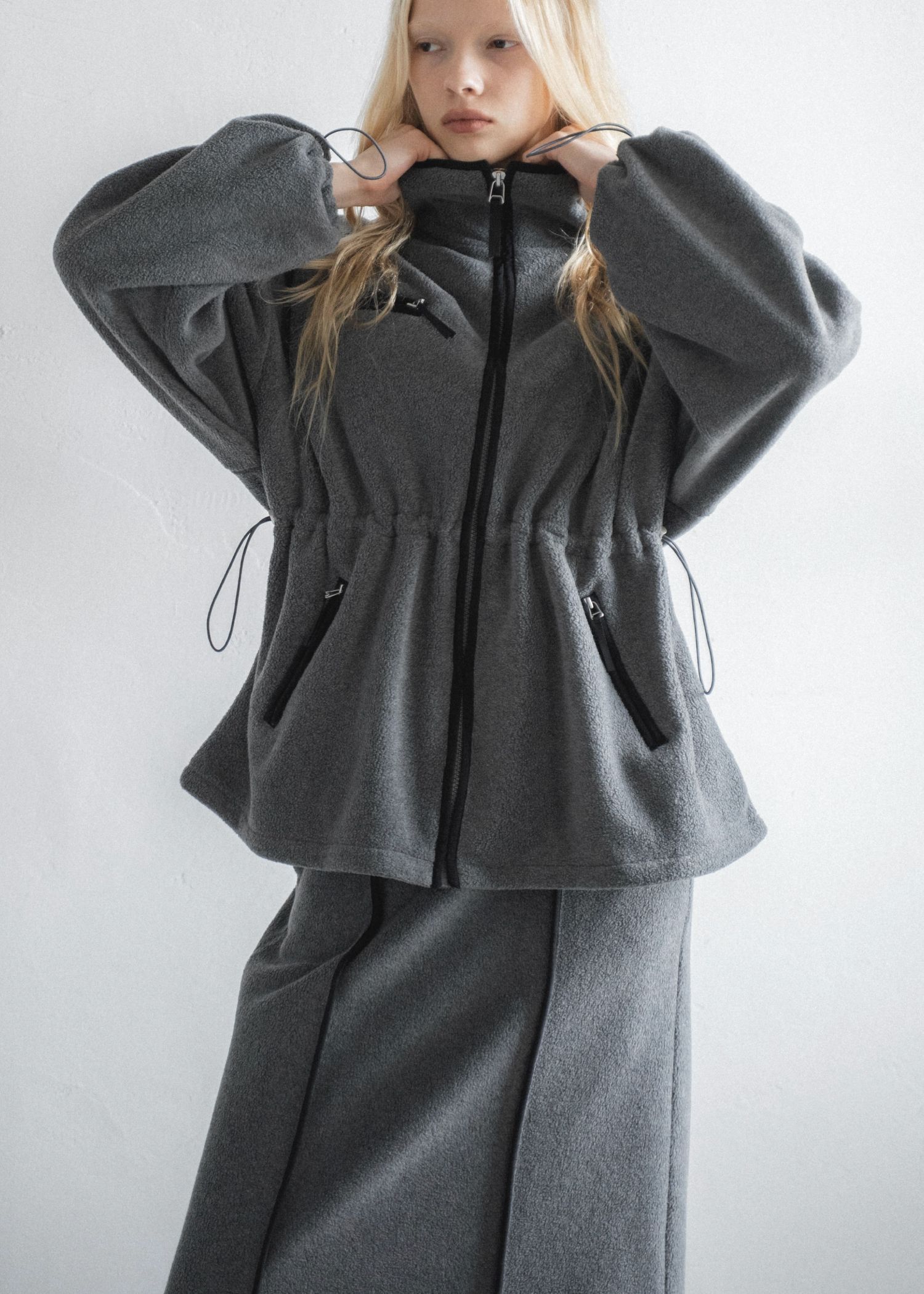 bi color piping fleece drawstring tops / バイカラー フリーストップス (チャコール) / 25AW /