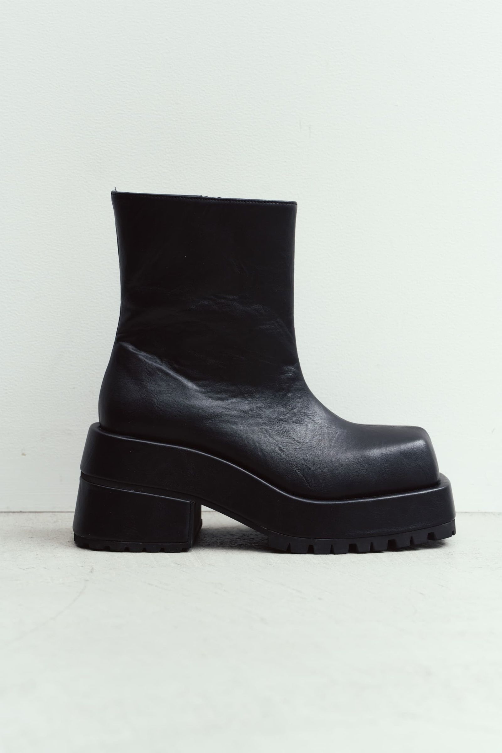 ボリューム スクエアブーツ (ブラック) volume square boots (Black) / 26AW