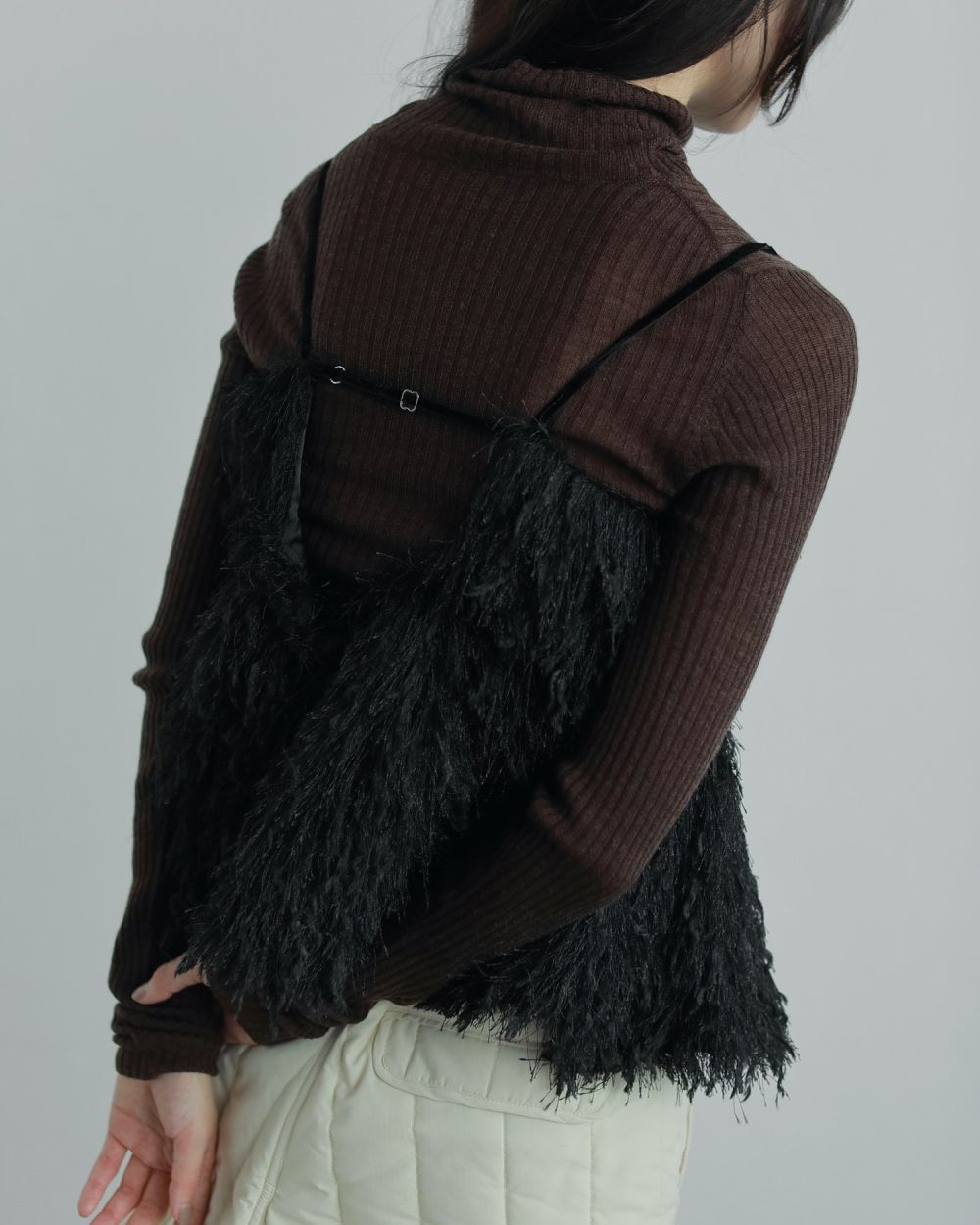 【25AW】Backopen Feather Camisole / バックオープン フェザーキャミソール (ブラック)