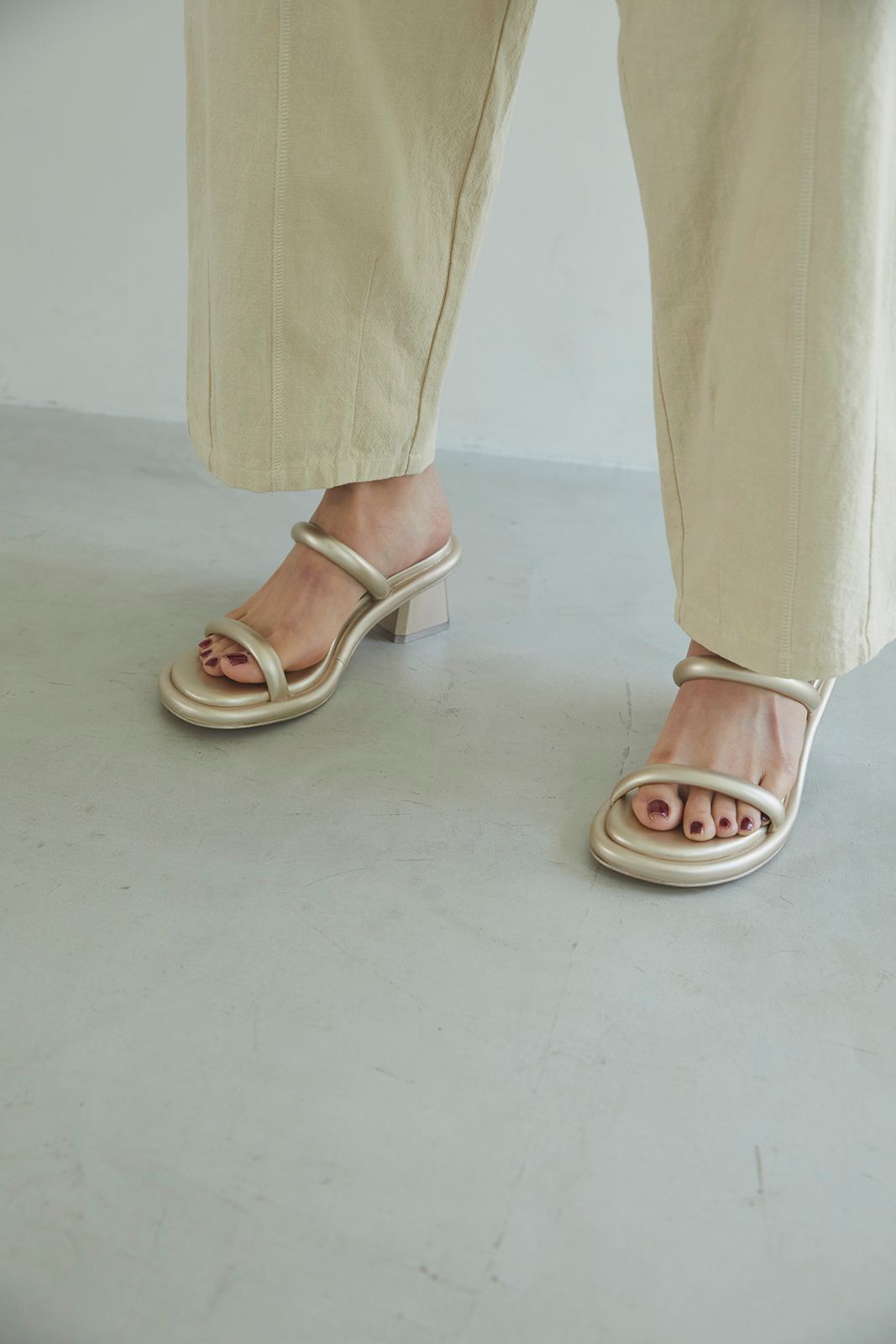 【残り1点】DOUBLE STRAP HEEL SANDALS / ダブルストラップヒールサンダル (ゴールド)