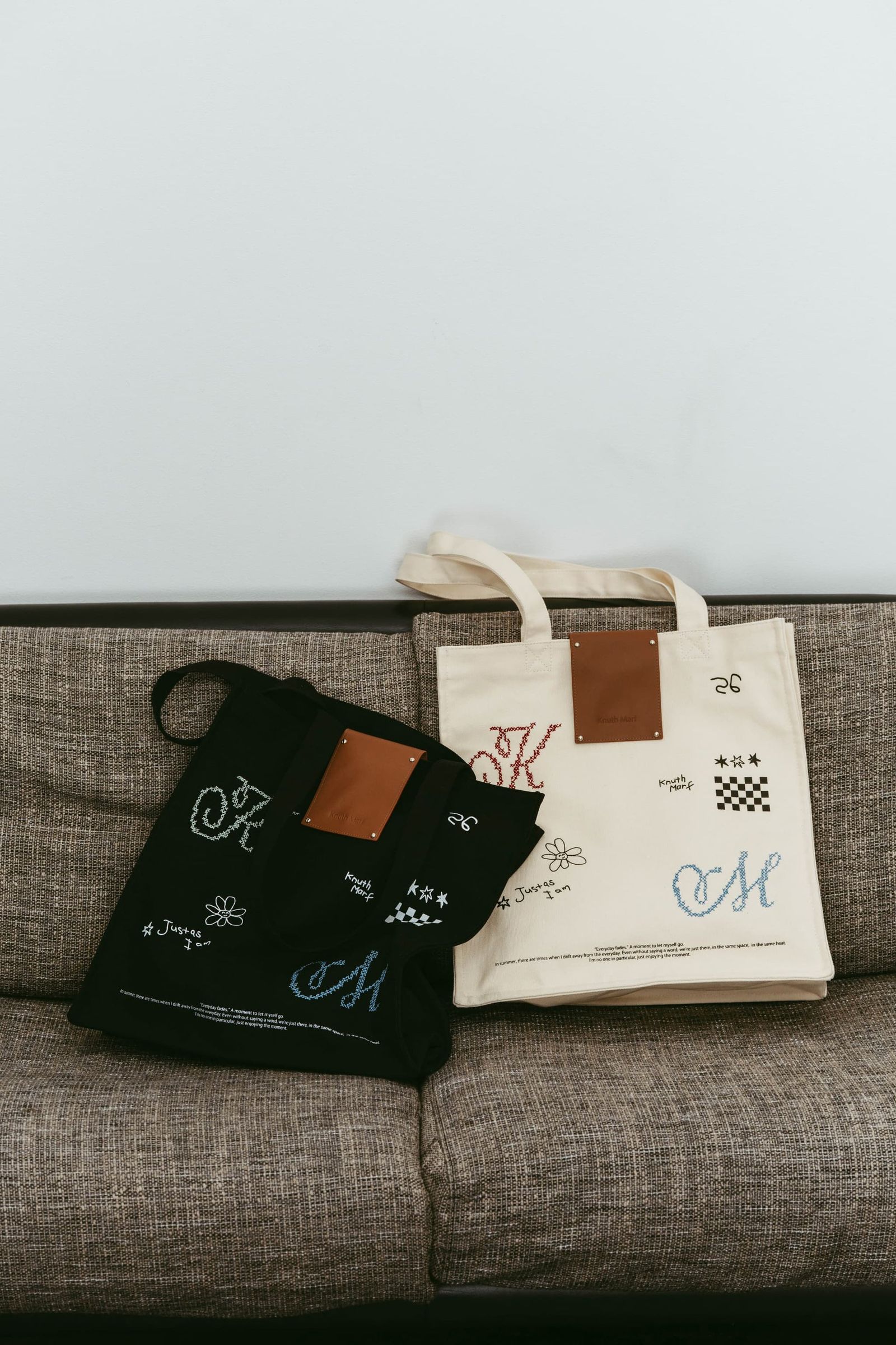 グラフィックキャンバストートバッグ (ブラック) graphic canvas tote (Black) /  26SS