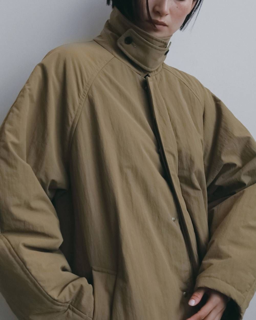 パッデッド ステンカラーコート (ベージュ) Padded Soutiencollar Coat (Beige) / 26AW 【6月29日まで期間限定予約】