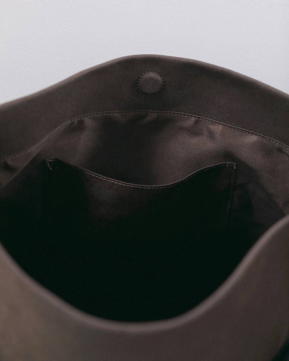 エコレザートートバッグ (ブラウン) Ecoleather Tote Bag (Brown) / 26AW 【6月29日まで期間限定予約】