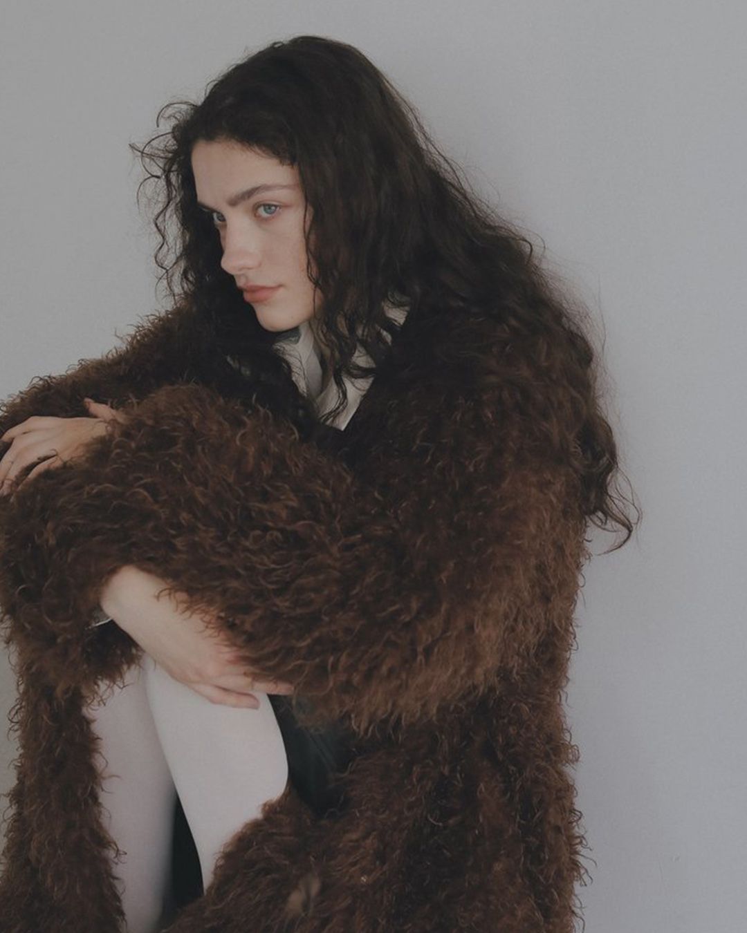 【先行予約】【26TH-17】カーリーファーコート (ブラウン) Curly Fur Coat (Brown) /  エコファー  /  フェイクファー 【受注期間6/14 23:59まで】