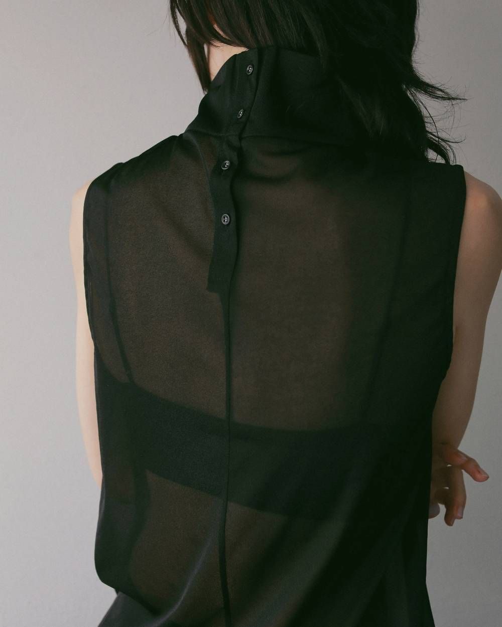 シフォン ノースリーブ トップス (ブラック) Sleeveless Chiffon Tops (Black) / 27SS