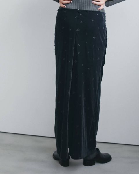 エンブロイダリー フラワーベロアスカート (ネイビー) Embroidery Flower Velourskirt (Navy) / 26AW