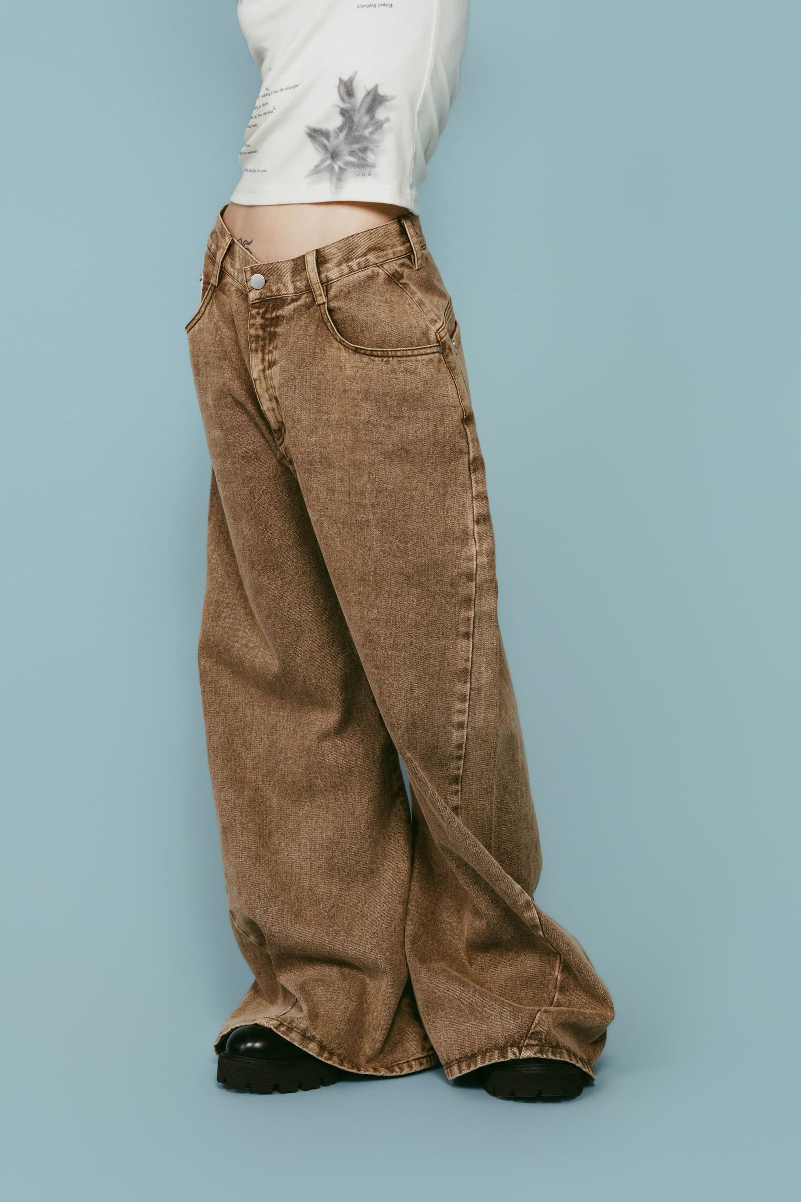 ワイドベルボトムデニムパンツ (ブラウン) wide bell-bottom denim pants (Brown) /  26SS