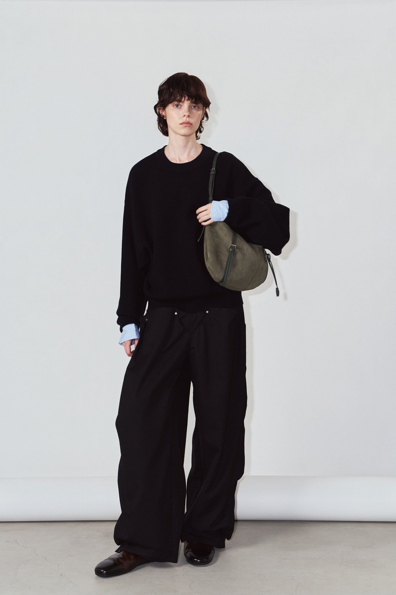 スエード ムーンバッグ (カーキ) suede moon bag (Khaki) / 26AW