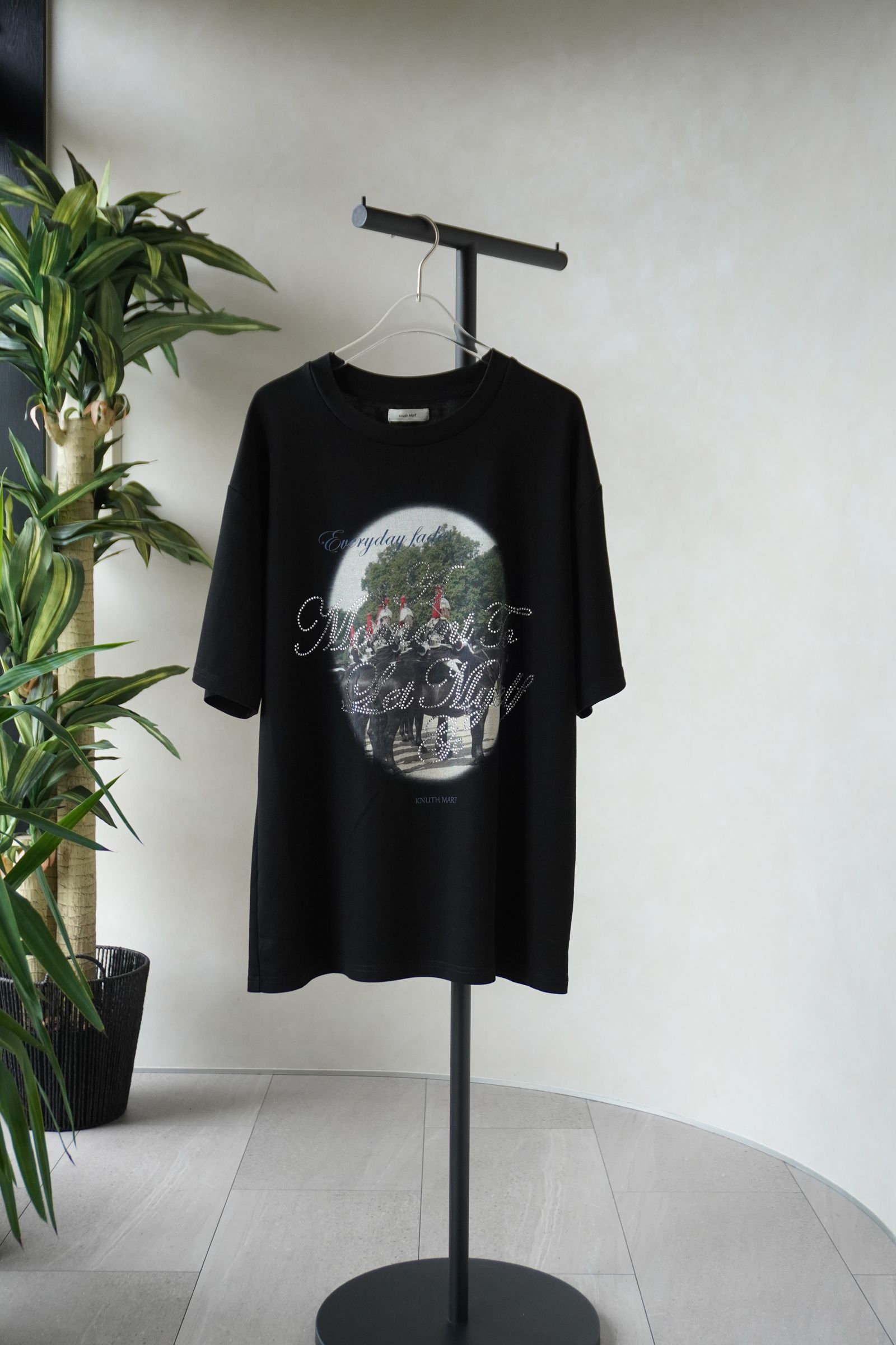 ラインストーングラフィックTシャツ (ブラック) rhinestone graphic tee(unisex) (Black) /  26SS