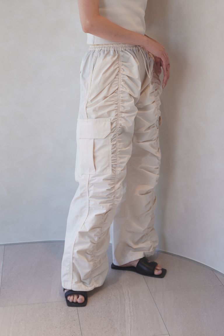 163cm 47kg 裾絞りなし