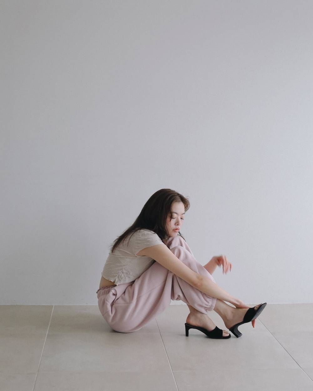 スクエアベロアミュール (ブラック) Squaretoe Velour Mule (Black) / 26SS