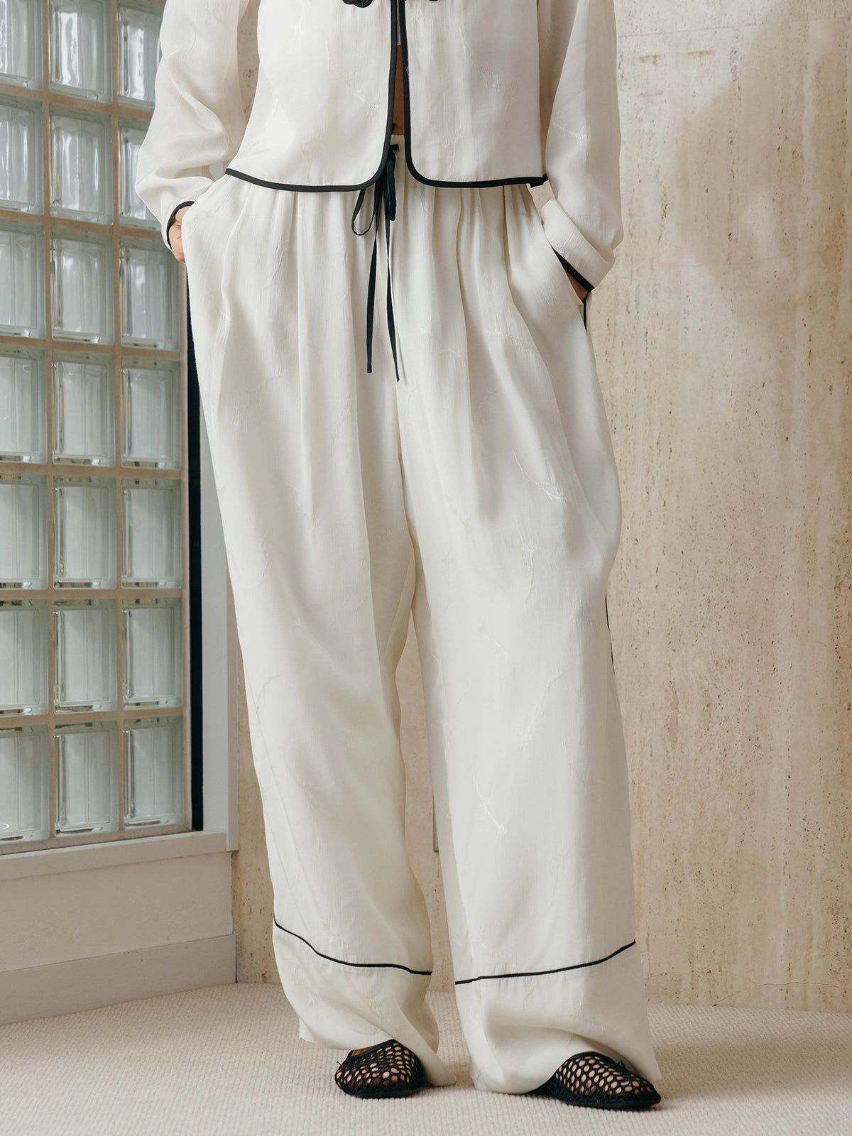サテンジャガード イージーパンツ (アイボリー) SATIN JQ EASY PANTS (Ivory) /  26SS