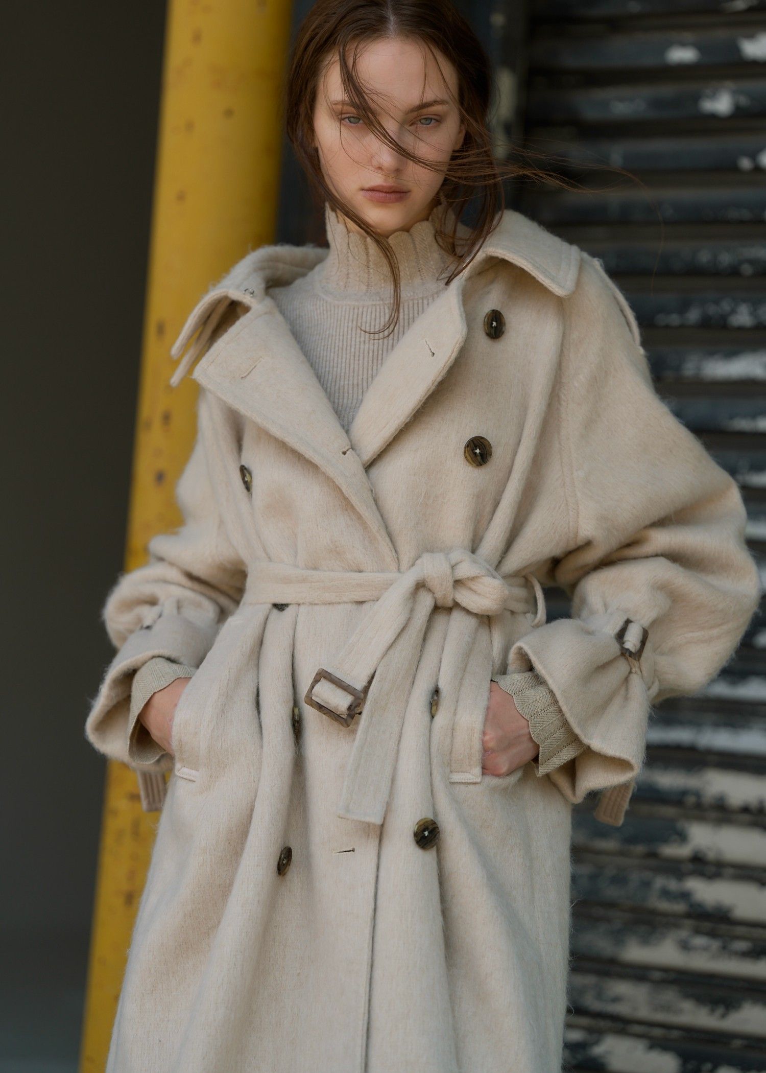 shaggy volume sleeve trench long coat / シャギー トレンチコート (ミルクティー) / 25AW /