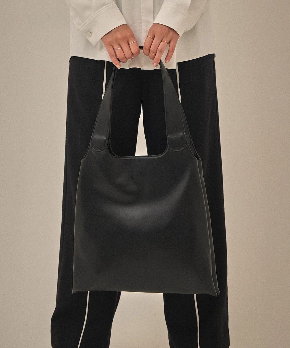 ラウンドハンドルトートバッグ (ブラック) Round-handle Tote Bag (Black) /  26AW