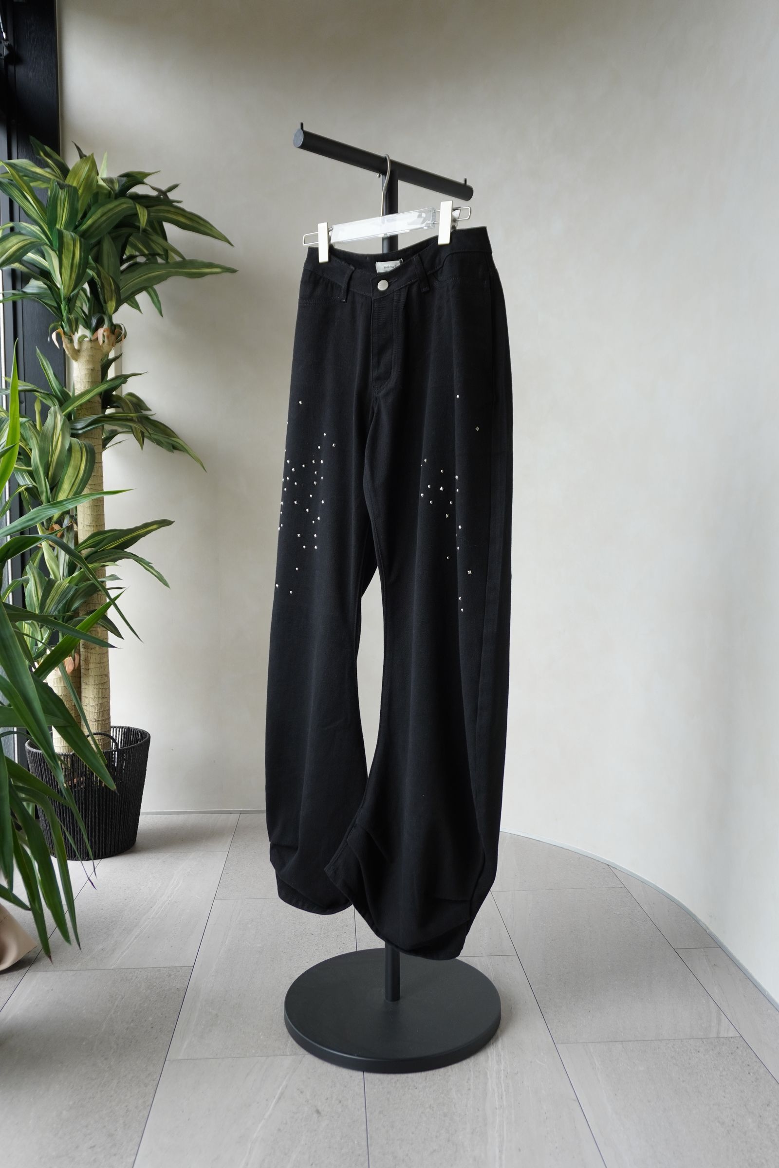 スタッズ ドレープデニム (ブラック) studded draped denim pants(unisex) (Black) /  26SS