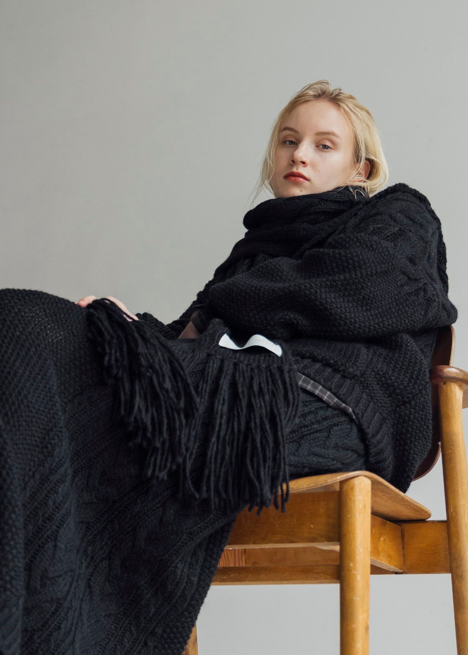 coarse knit cable fringe muffler / フリンジケーブルニットマフラー (ブラック) / 25AW