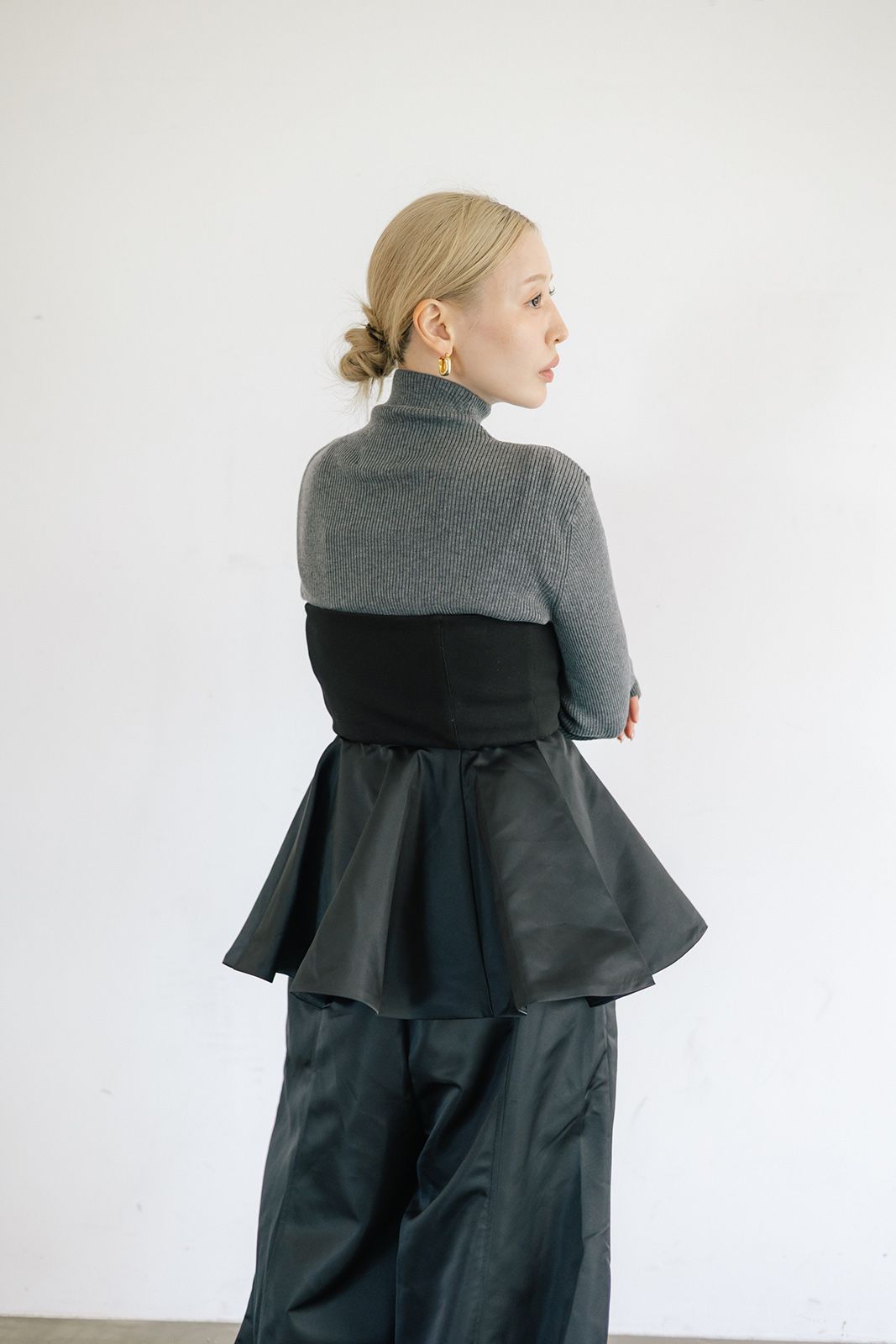 ハンドウォーマーリブトップス (グレー) Hand warmer ribbed top (Gray) / 26AW