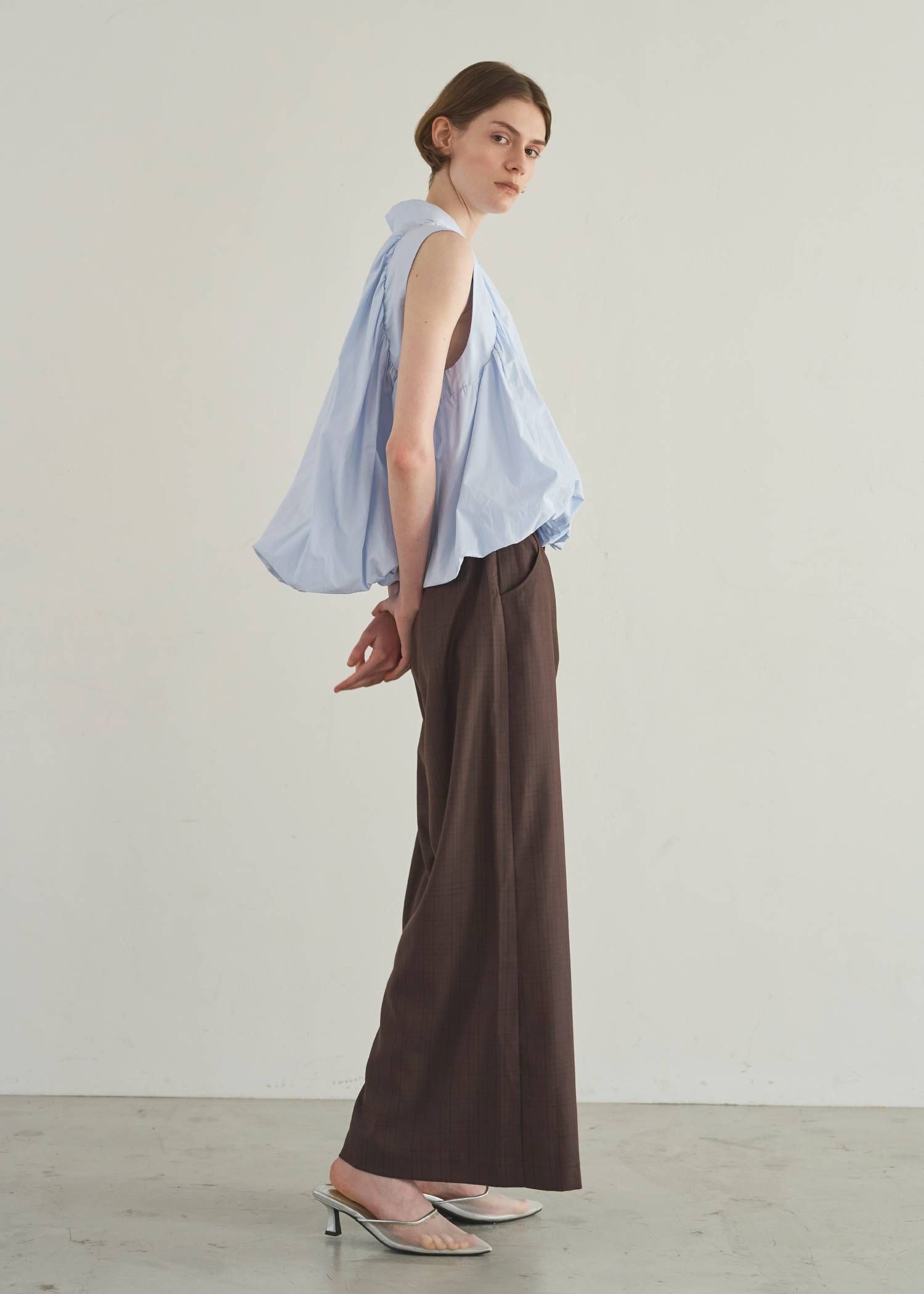 バルーンギャザー ノースリーブトップス (サックス) volume balloon gather no sleeve tops (Sax) /  26SS