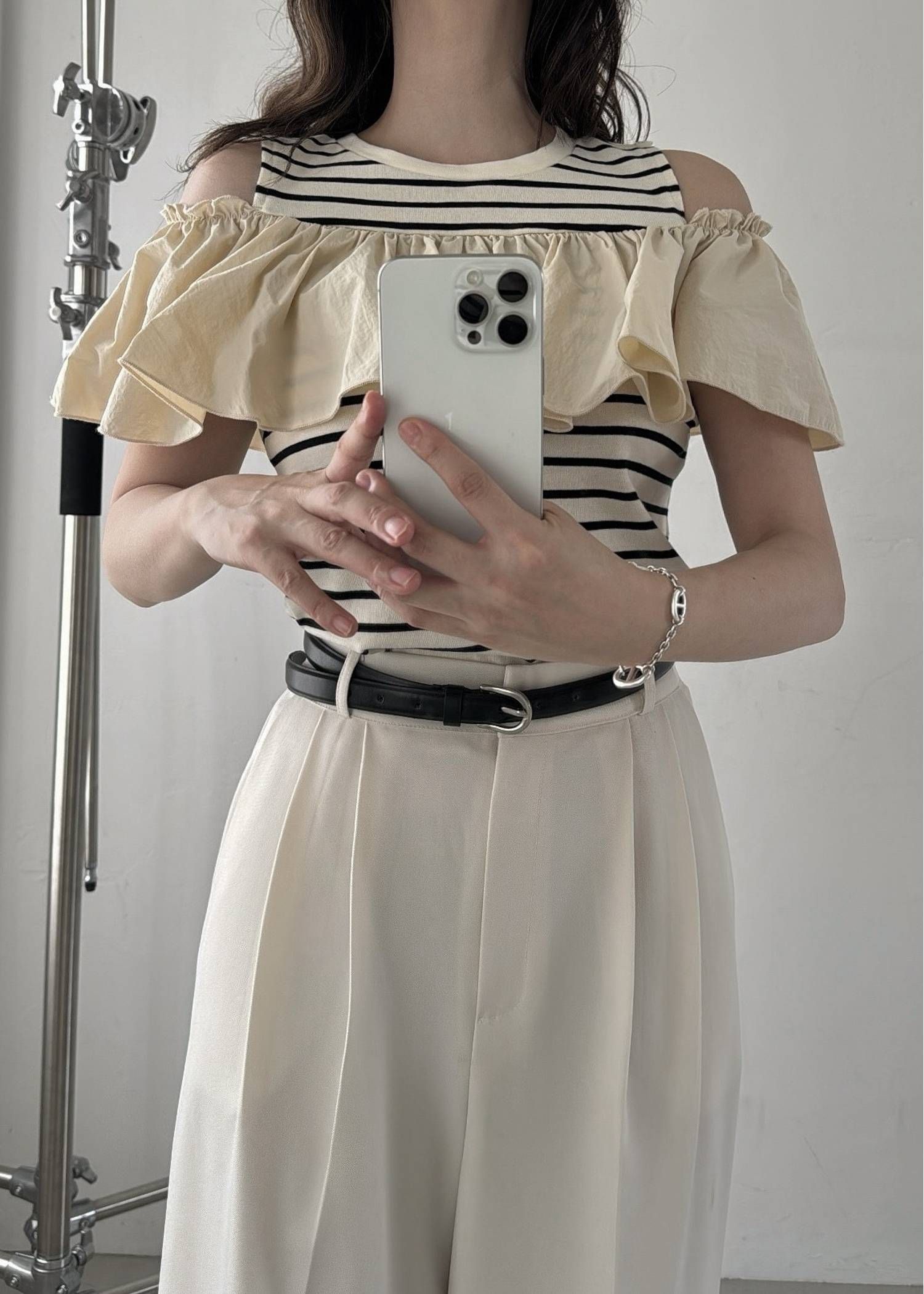 ショルダーフリル ボーダートップス (アイボリー) convertible shoulder frill border tops (Ivory) /  26SS