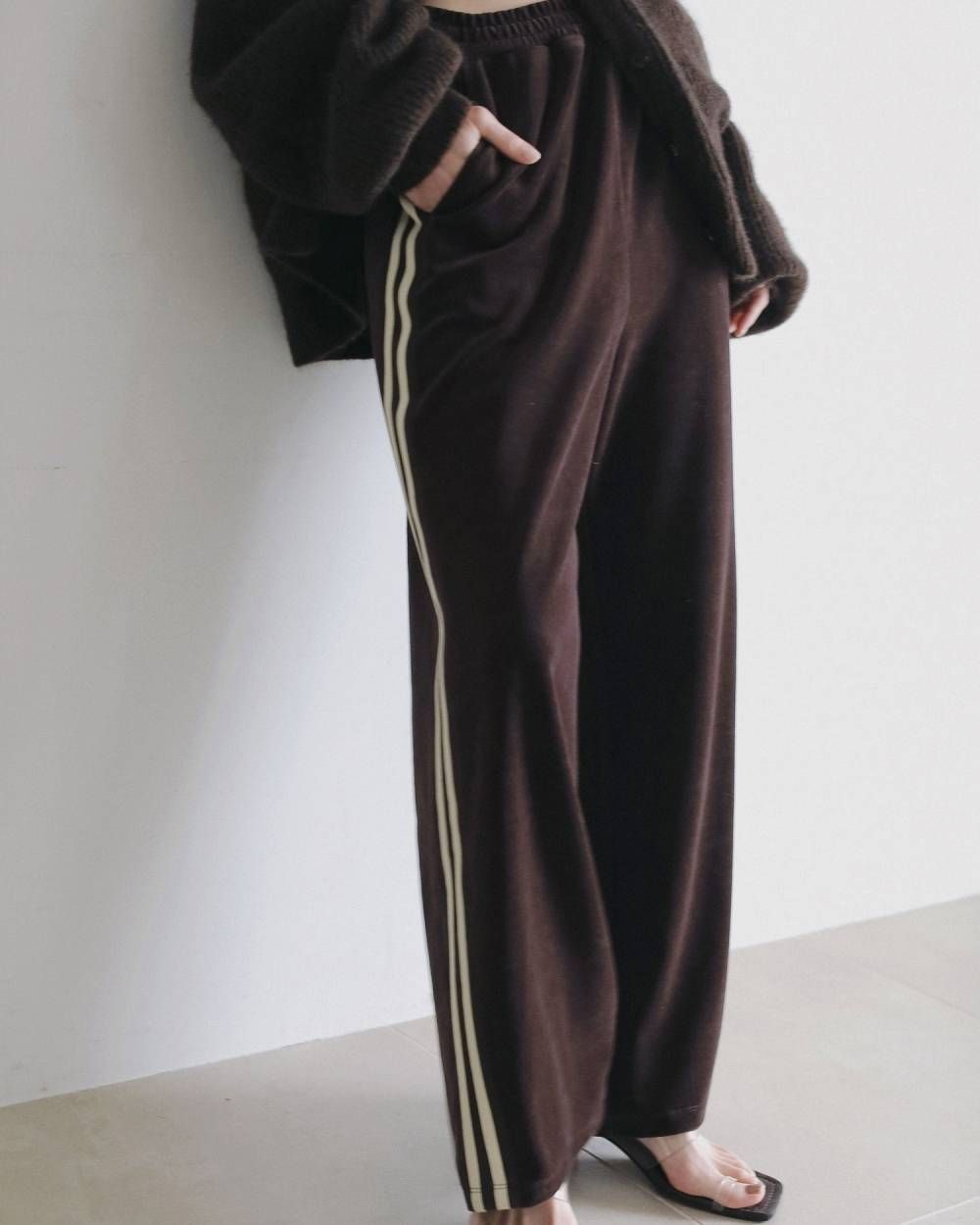 ベロアトラックパンツ (ブラウン) Velour Track Pants (Brown) /  26AW
