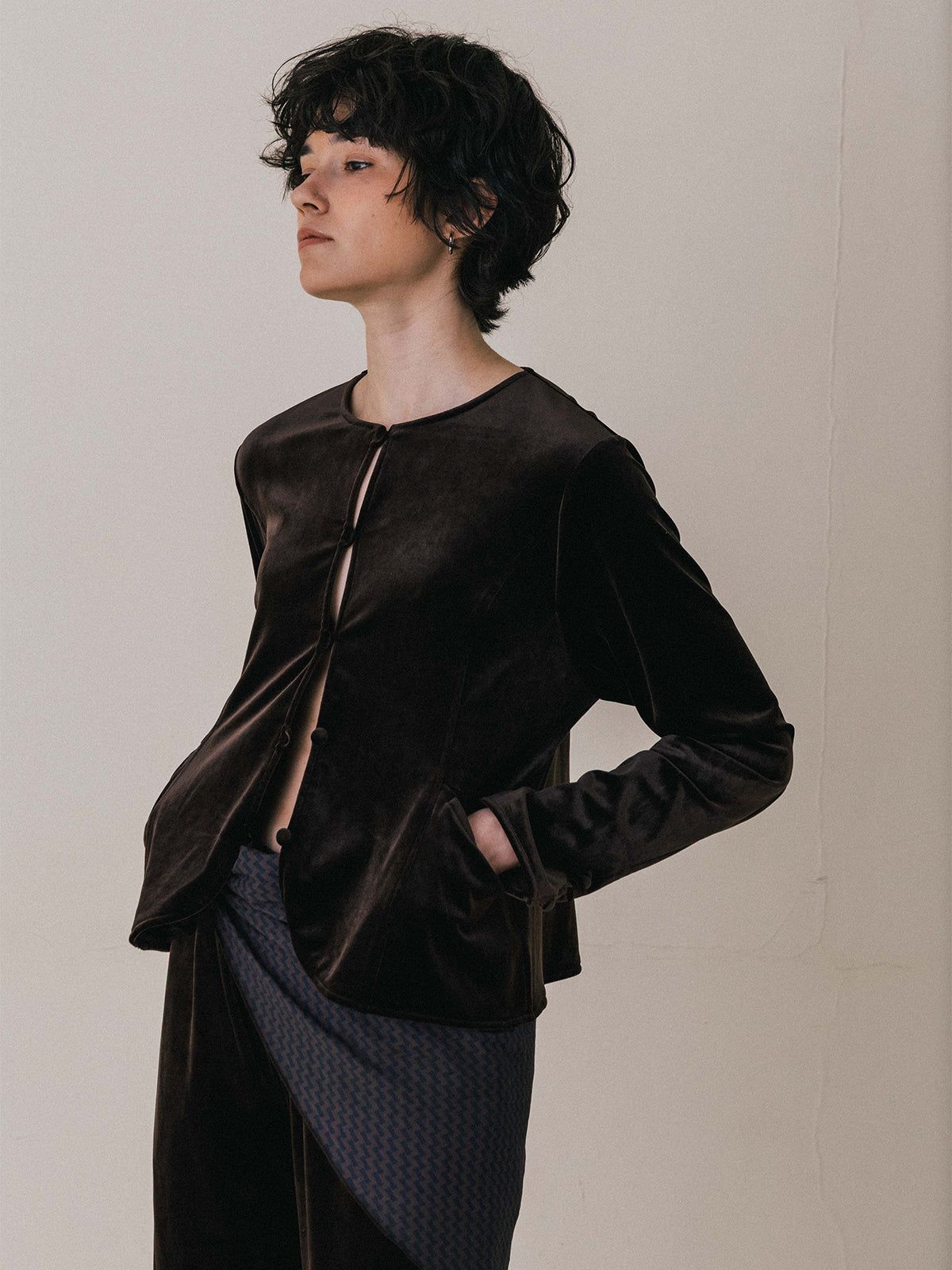 【25AW】HILTON VELOURS CARDIGAN / ヒルトンベロアカーディガン (ブラウン)