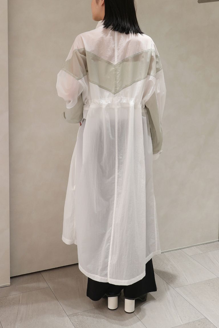 163cm 着用:1 (店内照明)