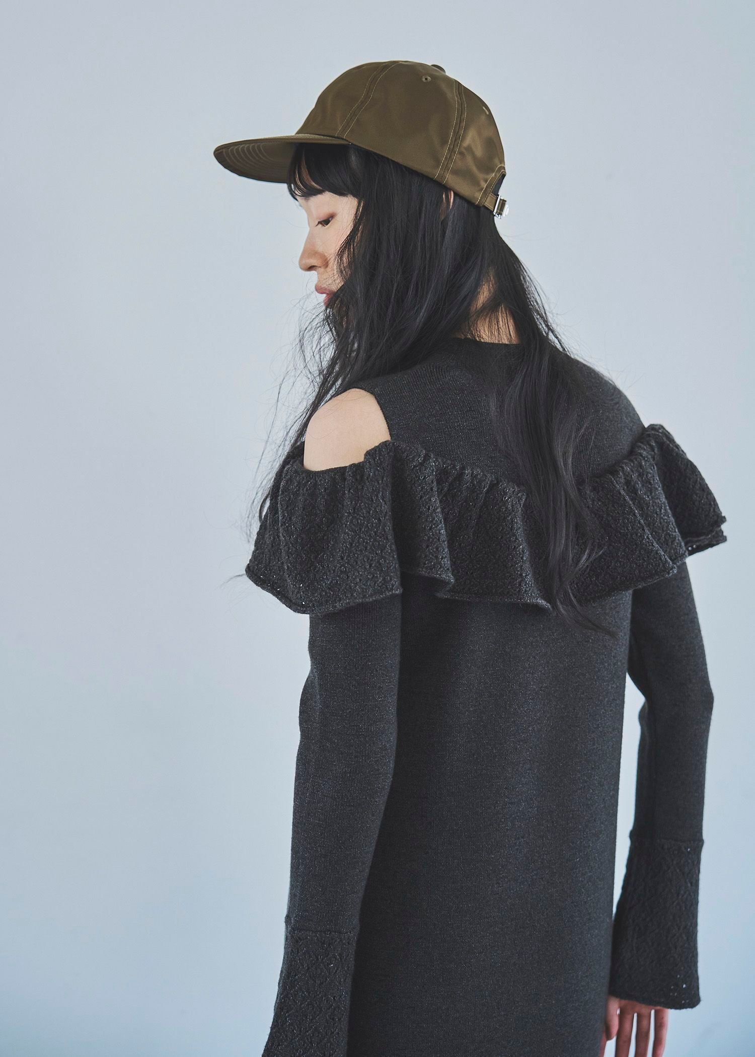shoulder slit frill mermaid knit OP / ショルダースリットフリル マーメイドワンピース (ブラック) / 25AW /