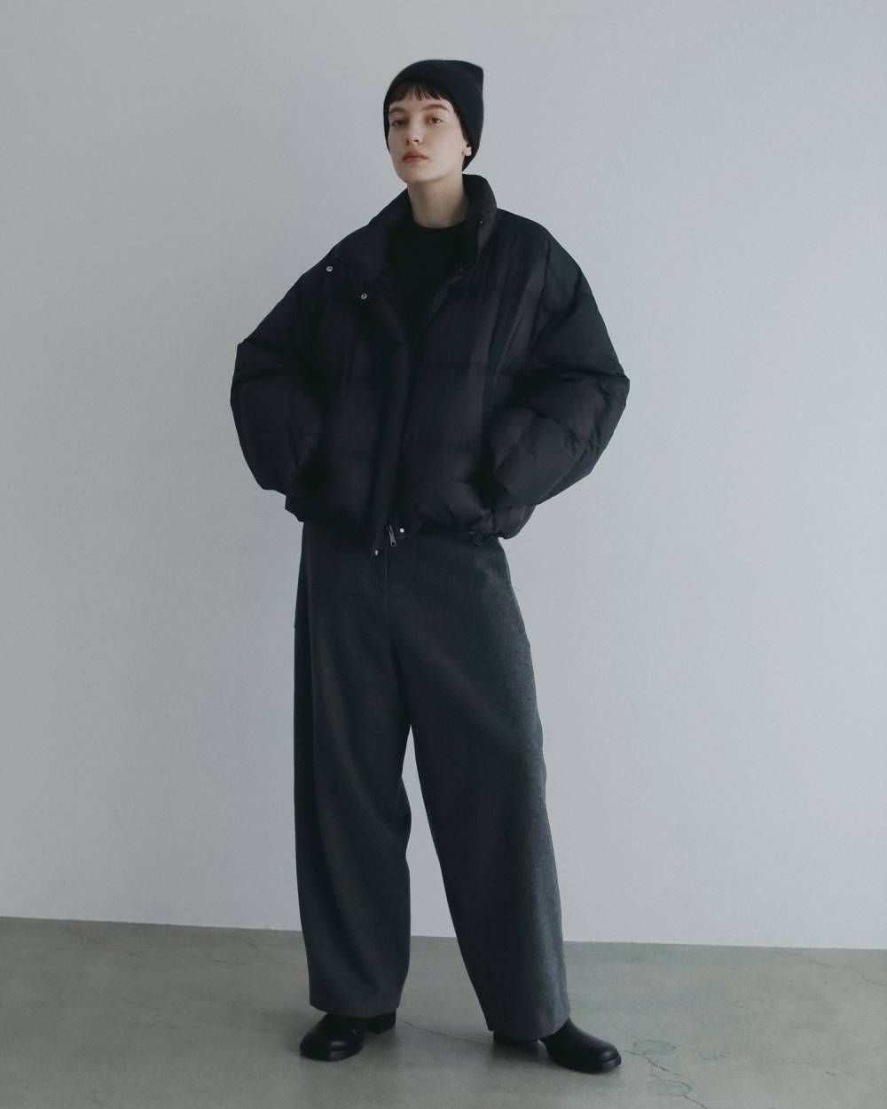 スタンドカラーダウンジャケット (チャコールグレー) Standcollar Down Jacket (Charcoal gray) / 26AW 【6月29日まで期間限定予約】
