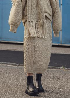 side cable coarse knit pencil SK / サイドケーブル ニットペンシルスカート (タン) / 25AW