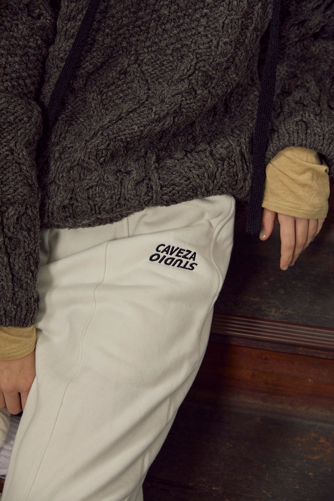 【再販売】CAVEZA STUDIO スウェットパンツ (ホワイト)