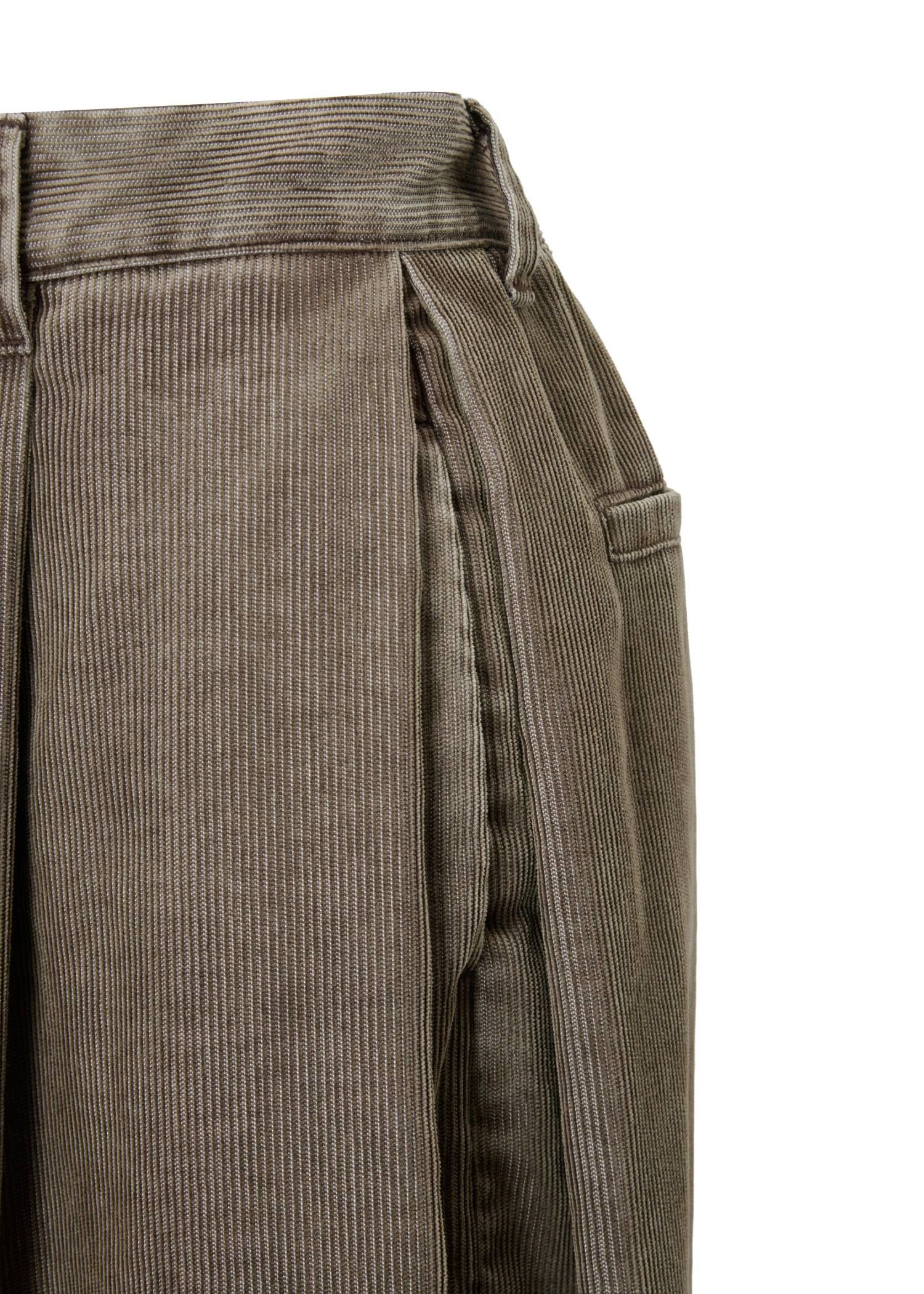サイドタック コーデュロイ カーブパンツ (アーモンド) side tuck chemical wash corduroy curve PT (Almond) /  26AW