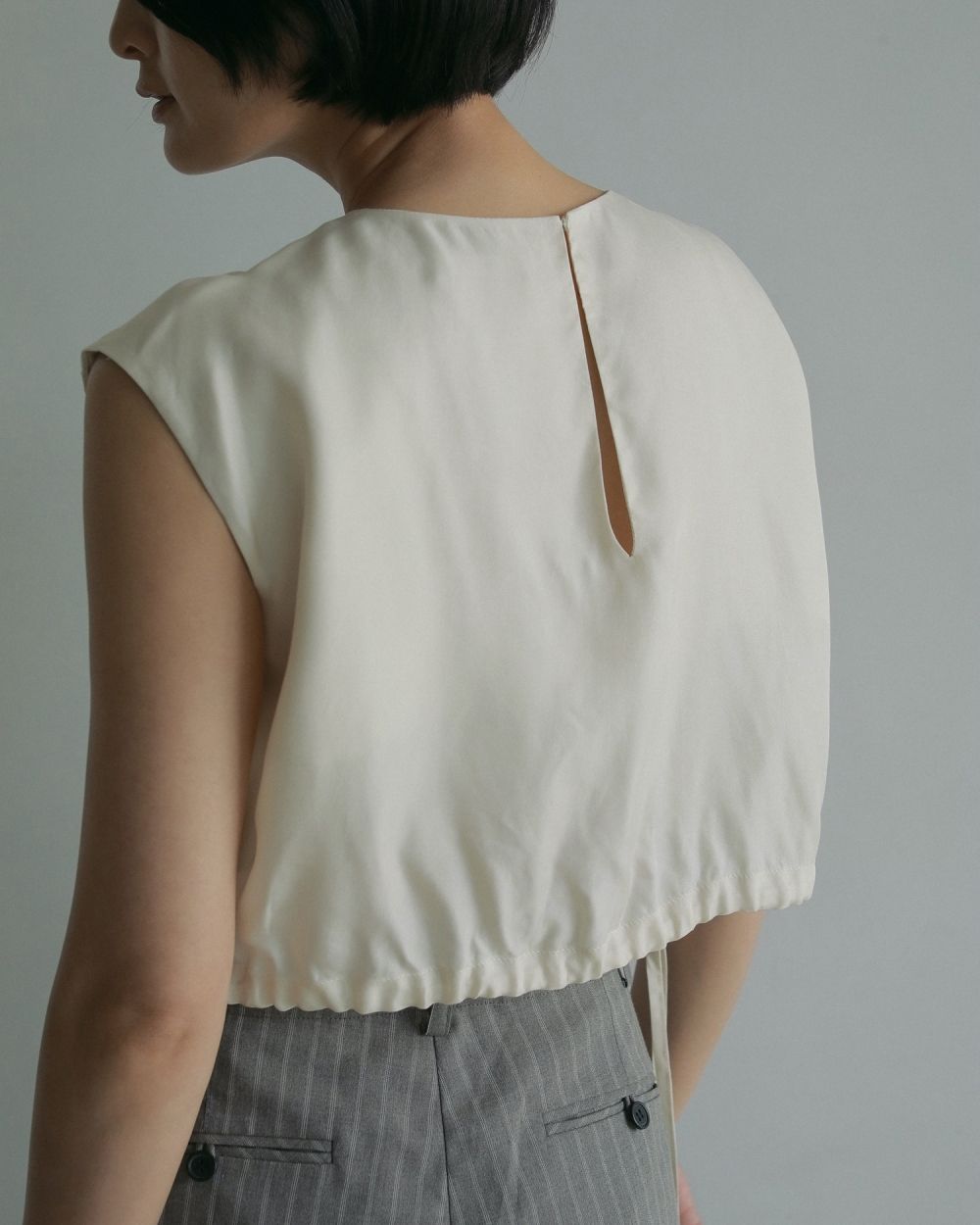 Sleeveless Drawstring Tops / スリーブレス ドロスト トップス (アイボリー)