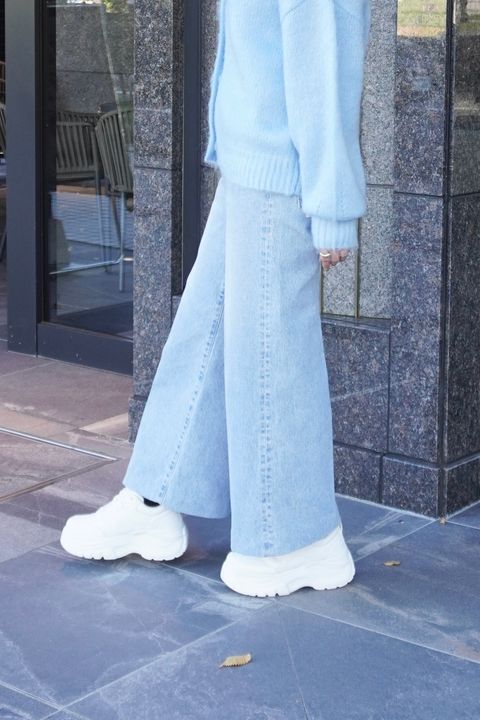 WIDE JEAN TROUSERS / デニムワイドパンツ (アッシュブリーチ) / レディース