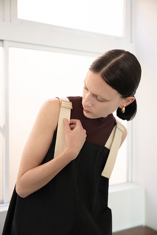 CURB SILHOUETTE OVERALL / カーブシルエットタフタサロペット (ブラック)