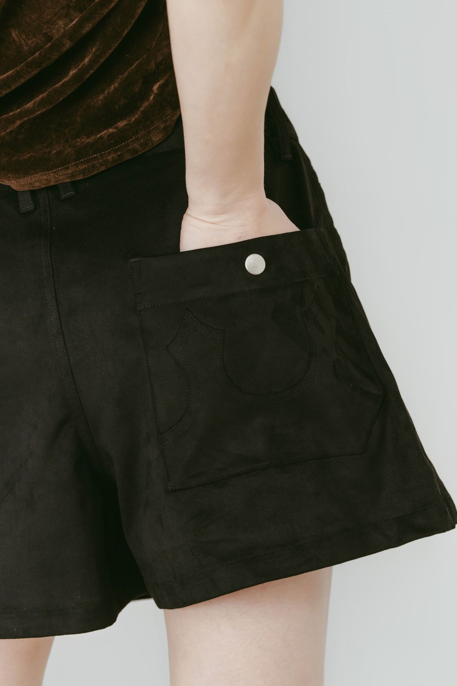 レイヤード スエードスコート (ブラック) layered suede skort (Black) /  26SS