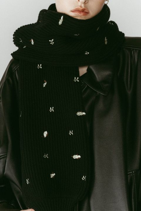 K motif muffler / Kモチーフマフラー (ブラック) / 25AW