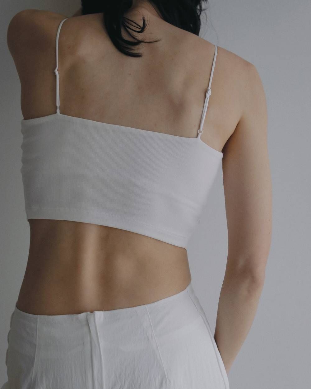 パッド付きハーフキャミソール (ホワイト) Padin Half Camisole (White) / 26SS