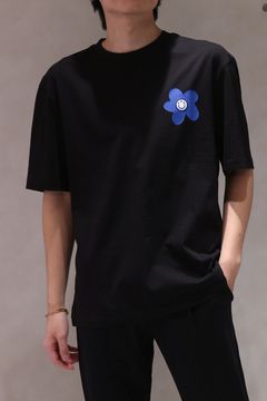 【HUGO BLUE】フラワープリントTシャツ (ブラック) / ユニセックス