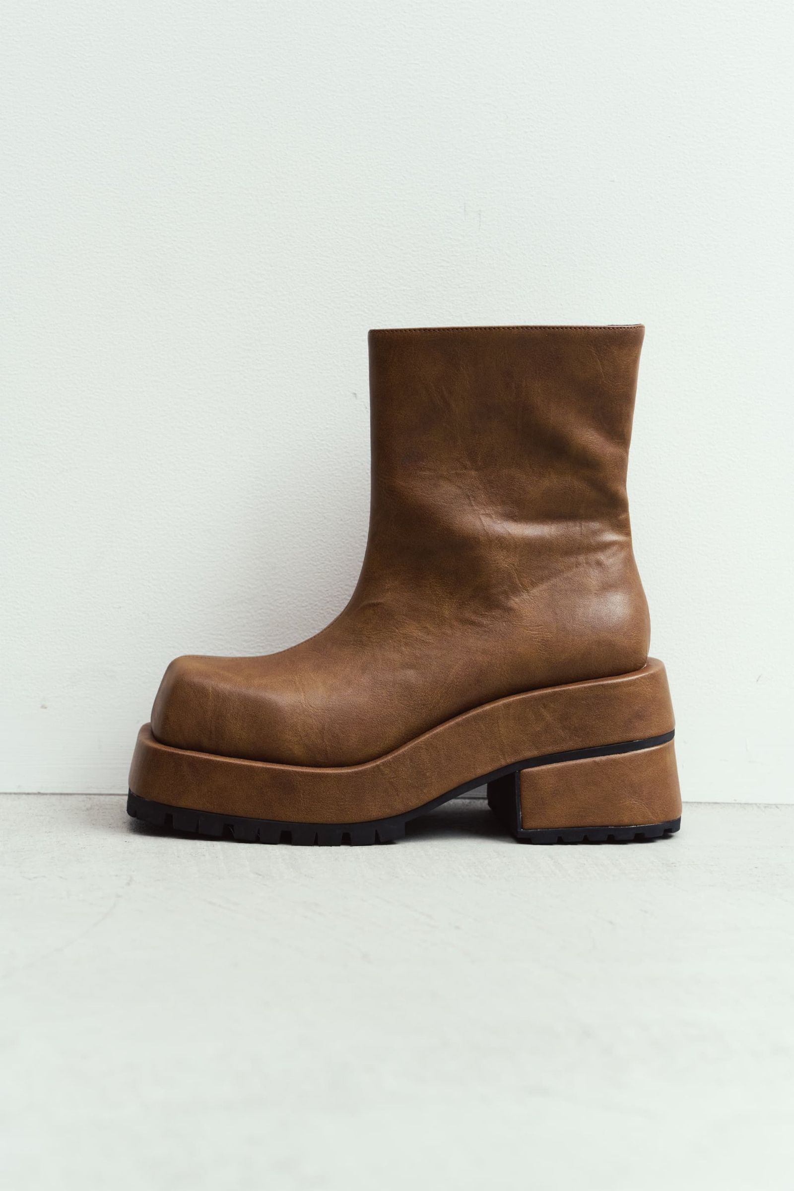 ボリューム スクエアブーツ (ブラウン) volume square boots (Brown) / 26AW