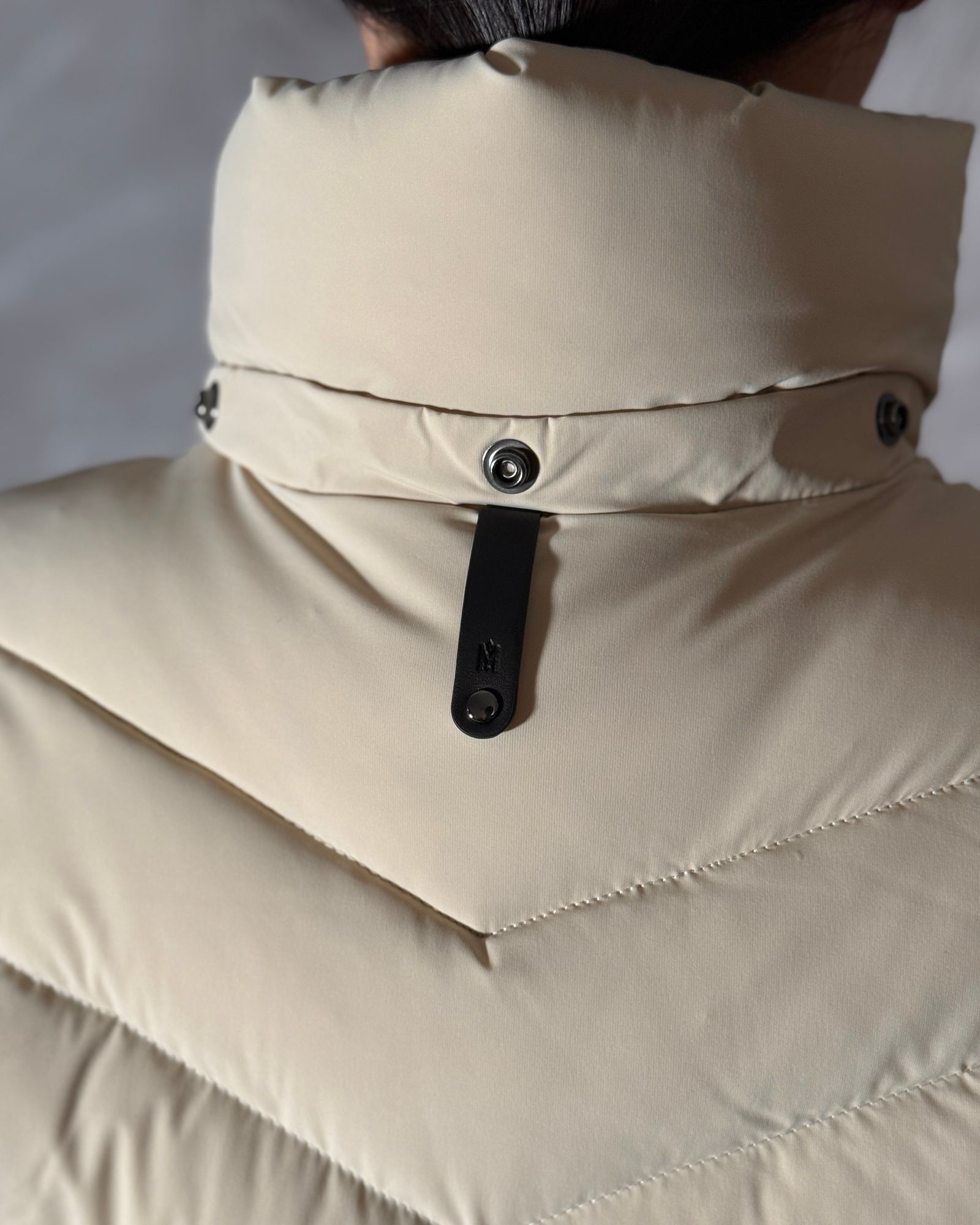 【25AW】PATSY-BX / ファー付きストレッチダウンジャケット (トレンチ) / レディース