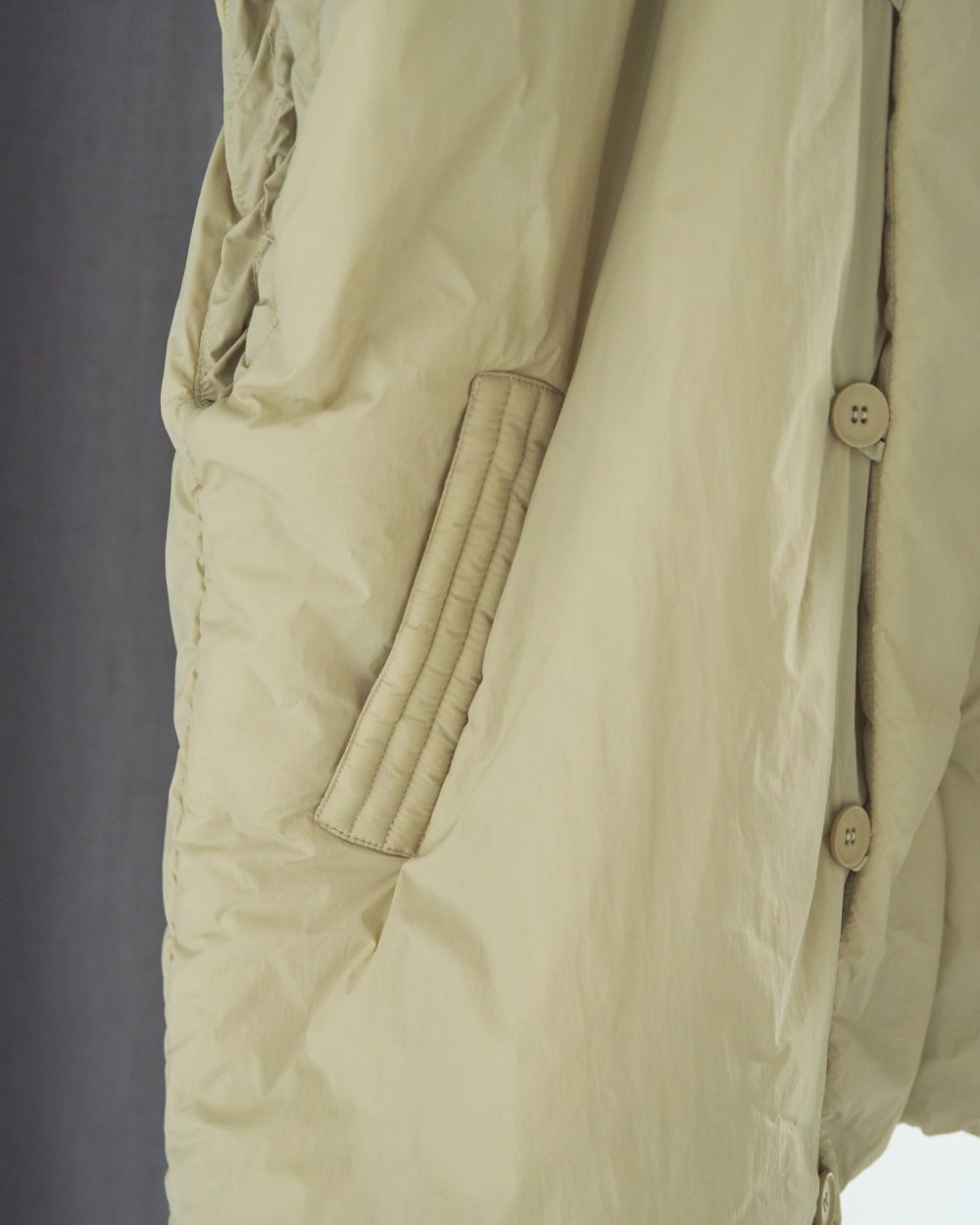 【25AW】Volume Over Vest / ボリューム オーバーパファベスト (クリーム)