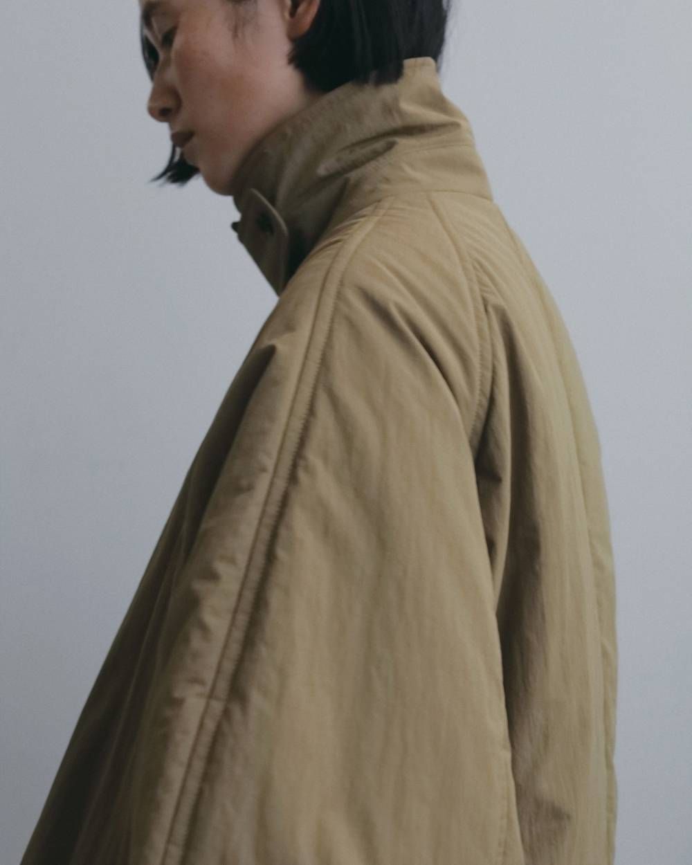 パッデッド ステンカラーコート (ベージュ) Padded Soutiencollar Coat (Beige) / 26AW 【6月29日まで期間限定予約】