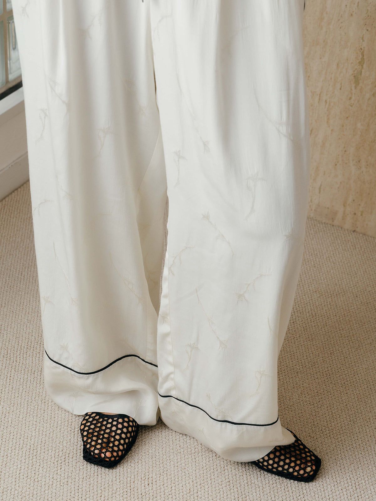 サテンジャガード イージーパンツ (アイボリー) SATIN JQ EASY PANTS (Ivory) /  26SS